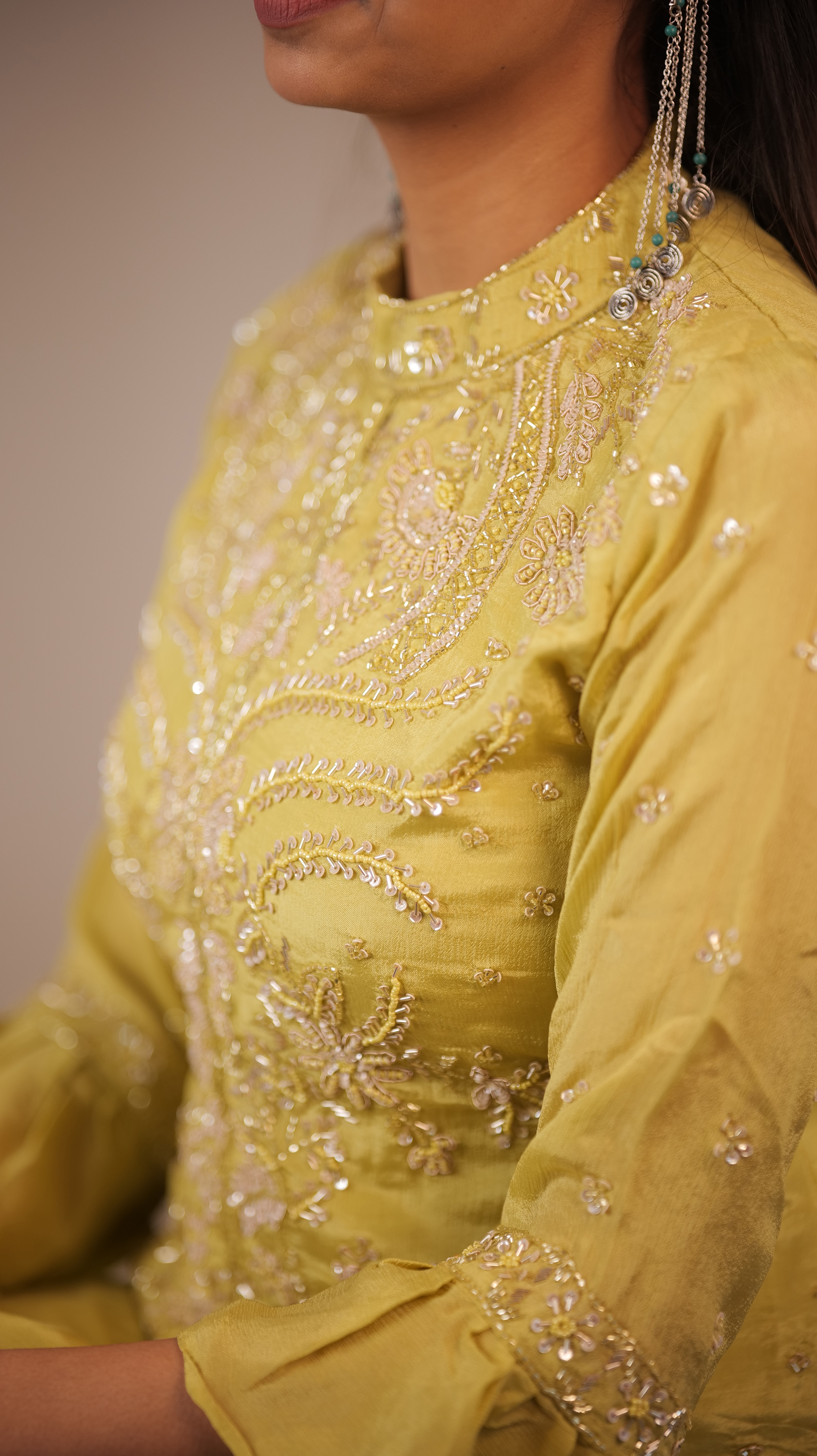 Neckline embroidery suit